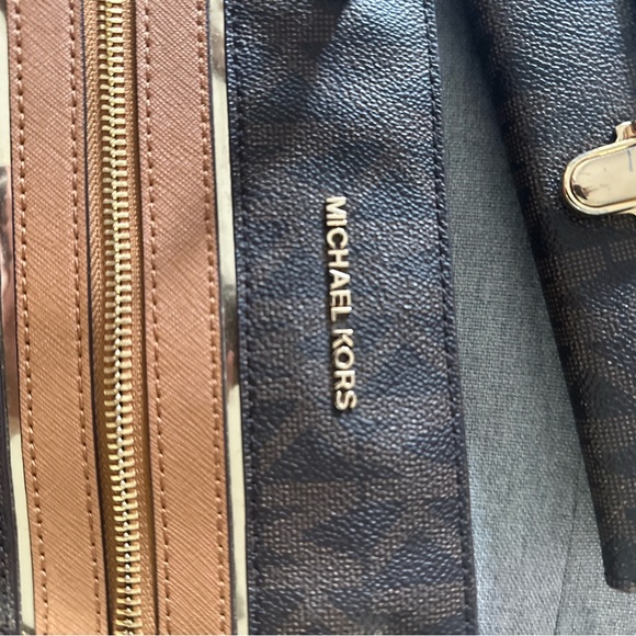 Michael Kors tote purse and wallet - Picture 2 of 5
